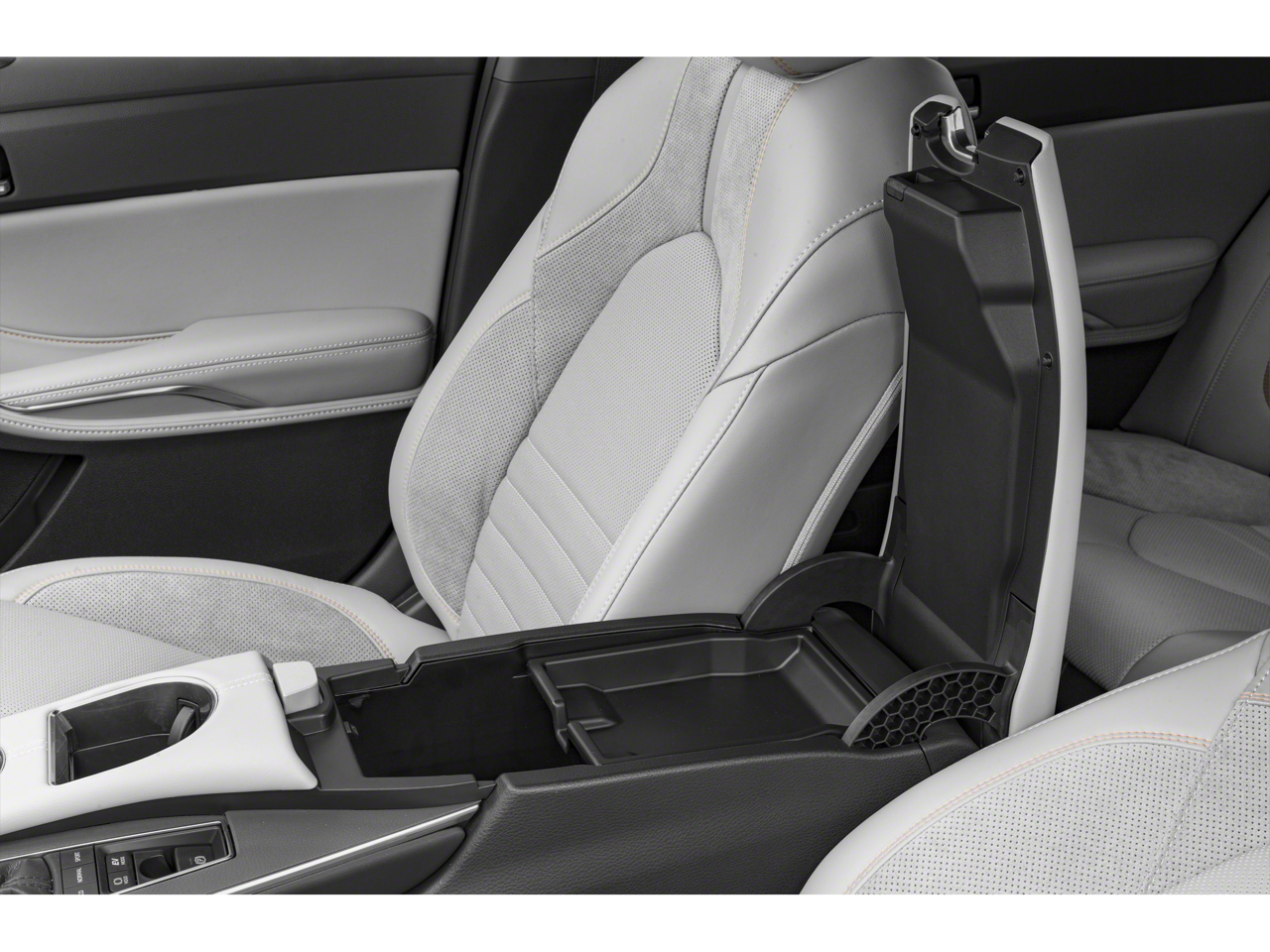 2021 Toyota Avalon Hybrid XSE