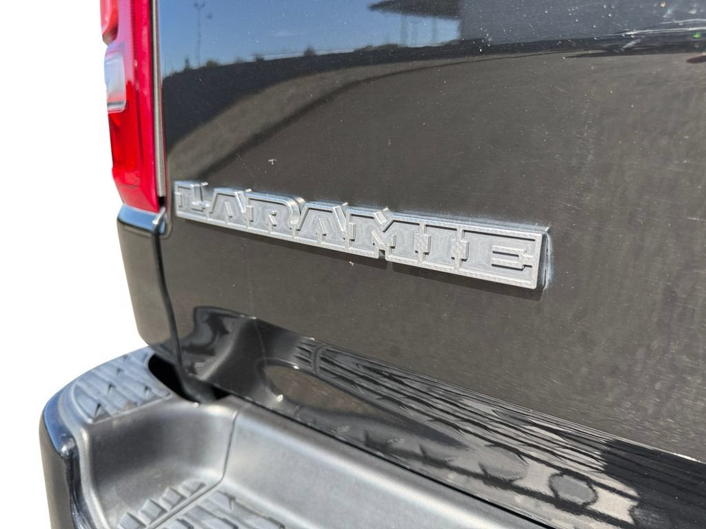 2022 RAM 1500 Laramie Crew Cab 4x4 5'7" Box