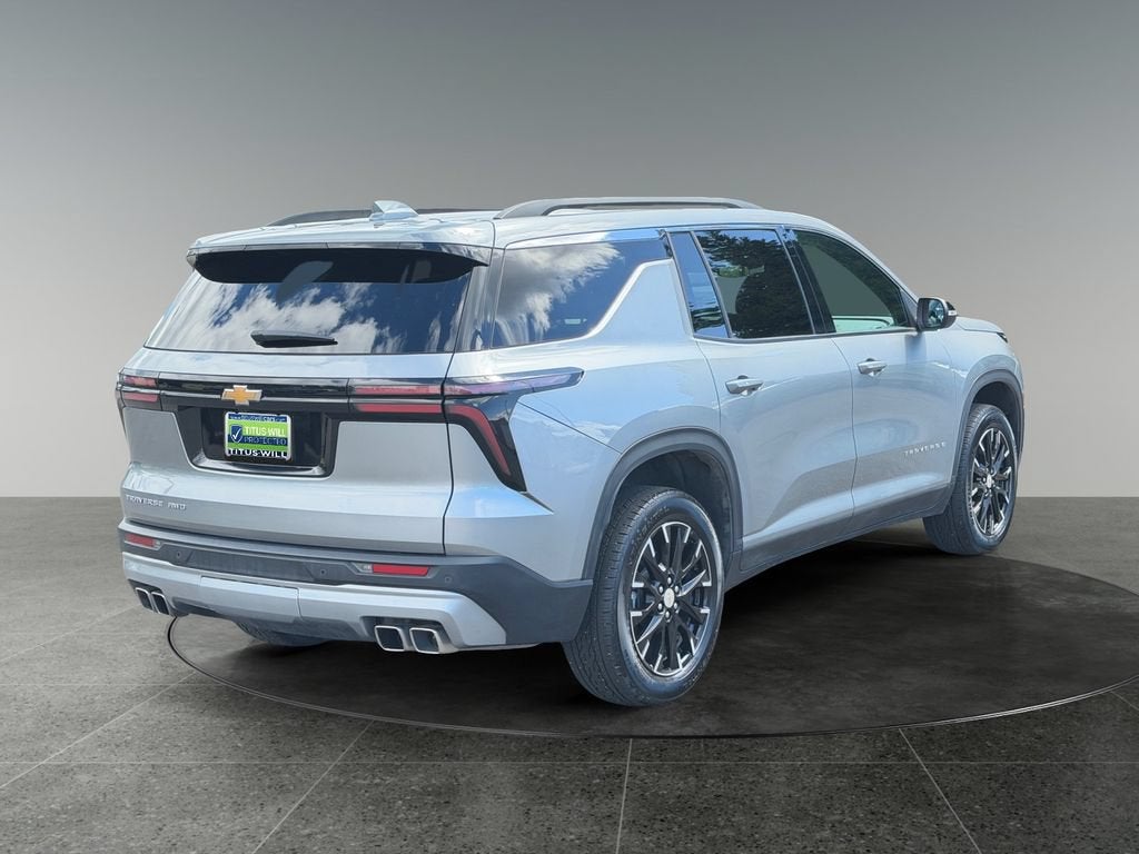2025 Chevrolet Traverse LT