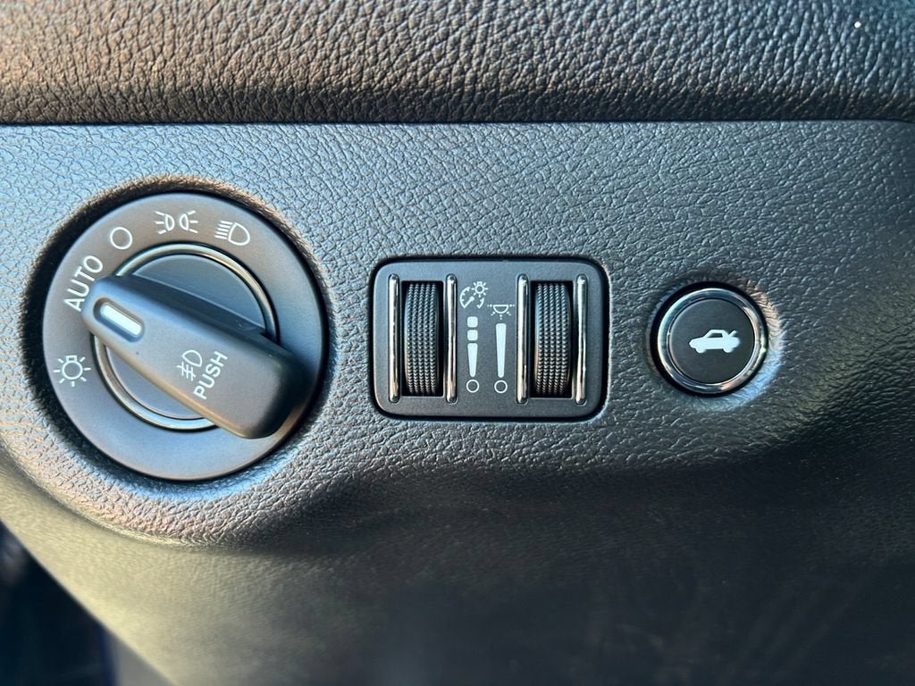2015 Dodge Challenger SXT Plus