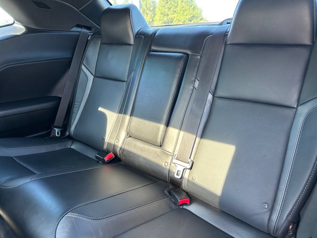 2015 Dodge Challenger SXT Plus