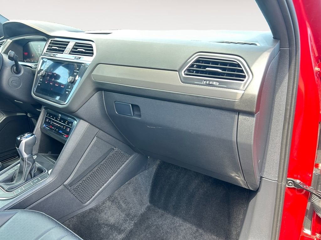 2024 Volkswagen Tiguan SE R-Line Black
