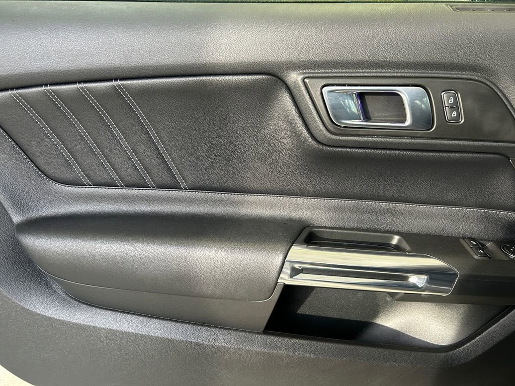 2020 Ford Mustang EcoBoost