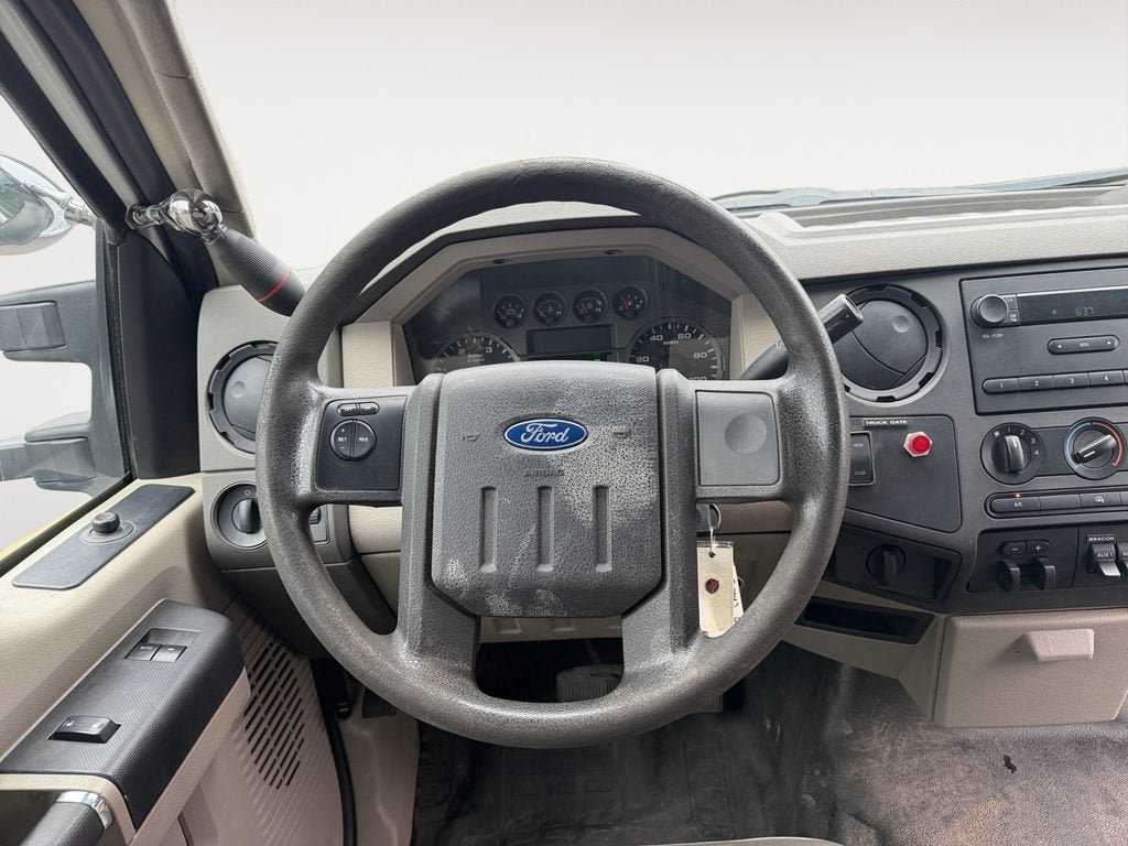 2009 Ford Super Duty F-350 DRW XL