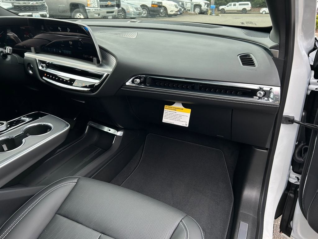 2025 Cadillac LYRIQ Sport 1