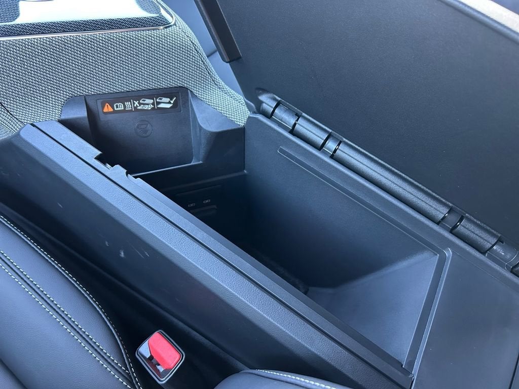 2025 Cadillac OPTIQ Luxury 1