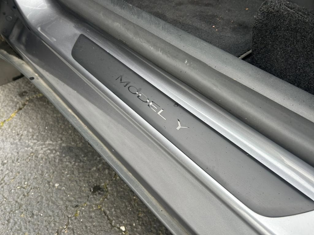 2025 Tesla Model Y Performance