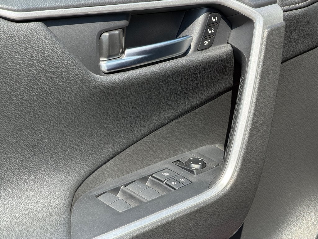 2020 Toyota RAV4 Limited