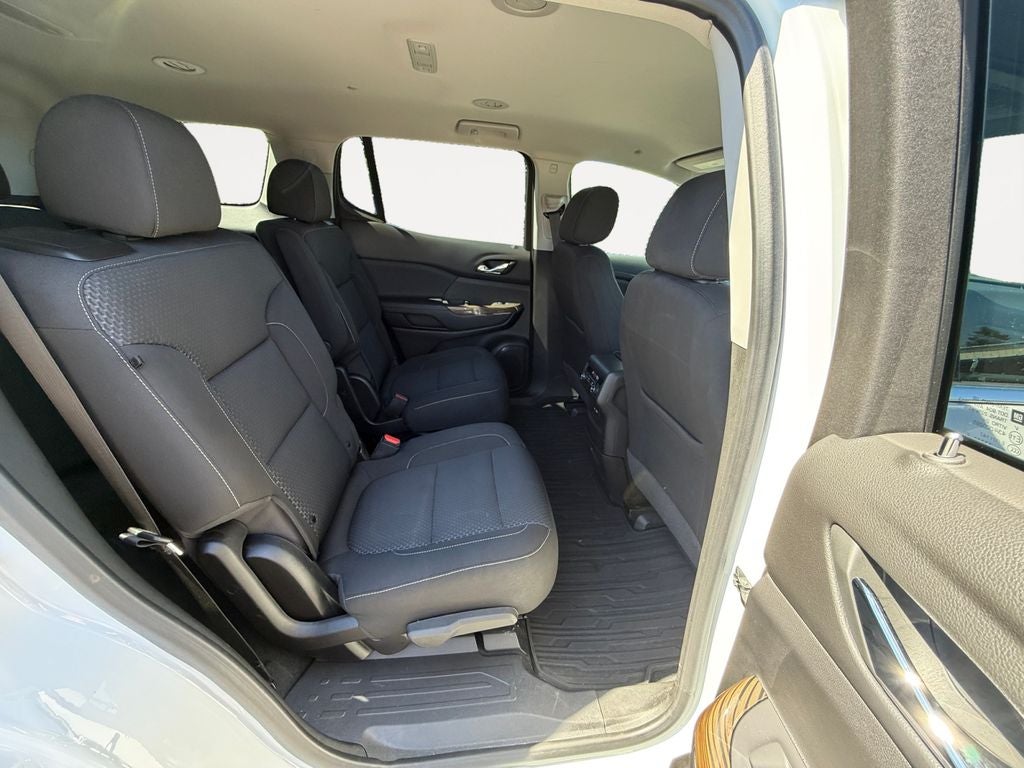 2022 GMC Acadia SLE