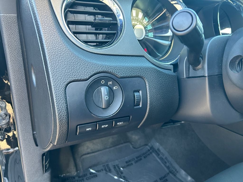 2011 Ford Mustang V6