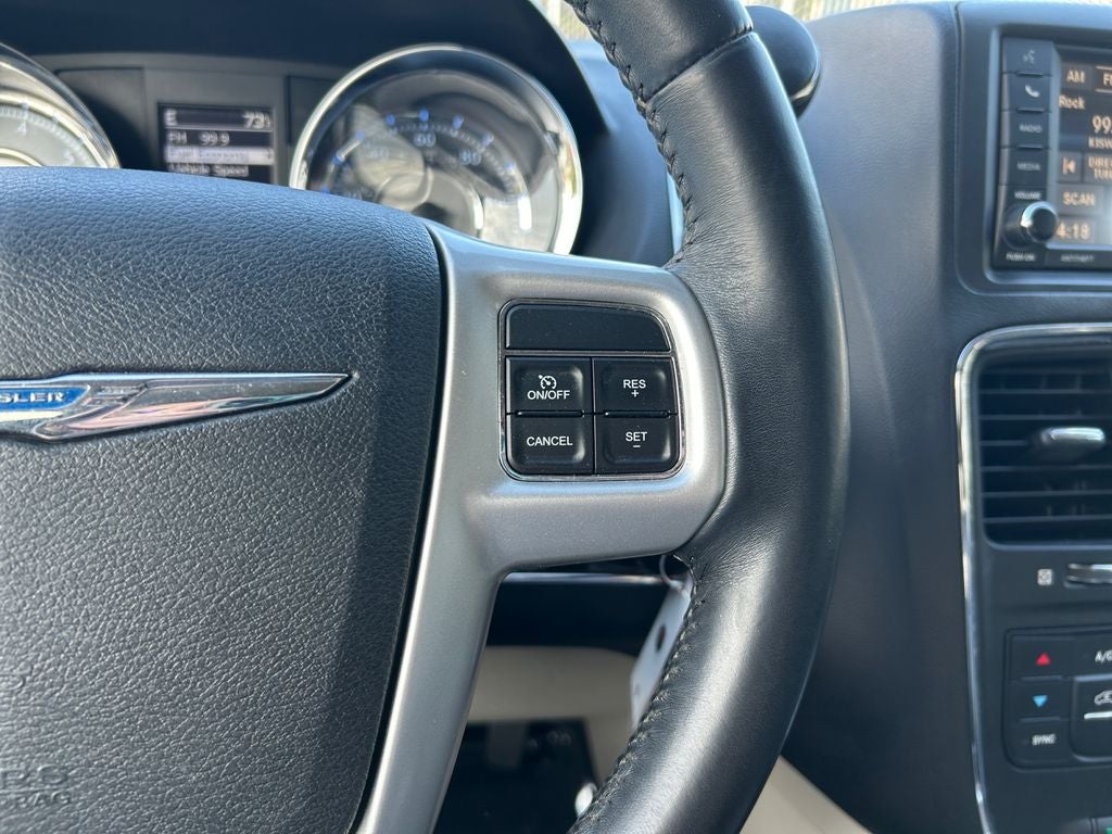 2016 Chrysler Town & Country Touring