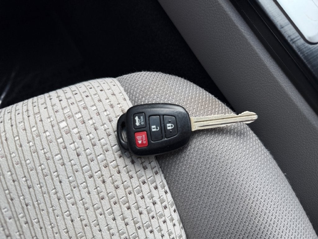 2013 Toyota Camry LE