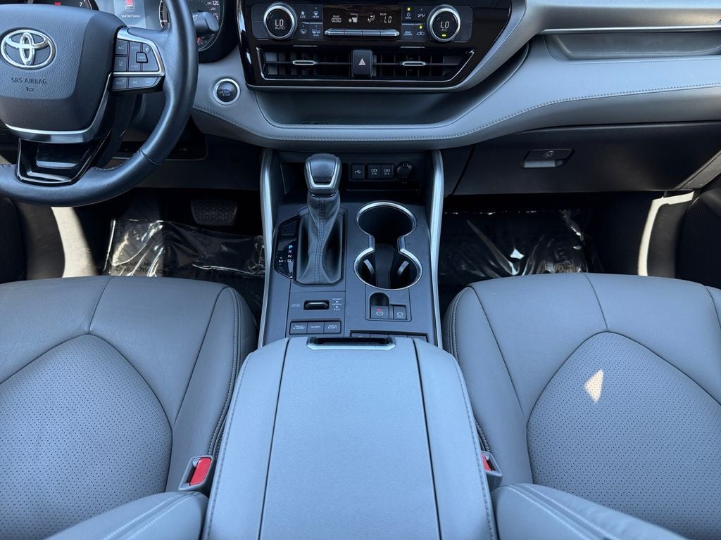 2021 Toyota Highlander LE