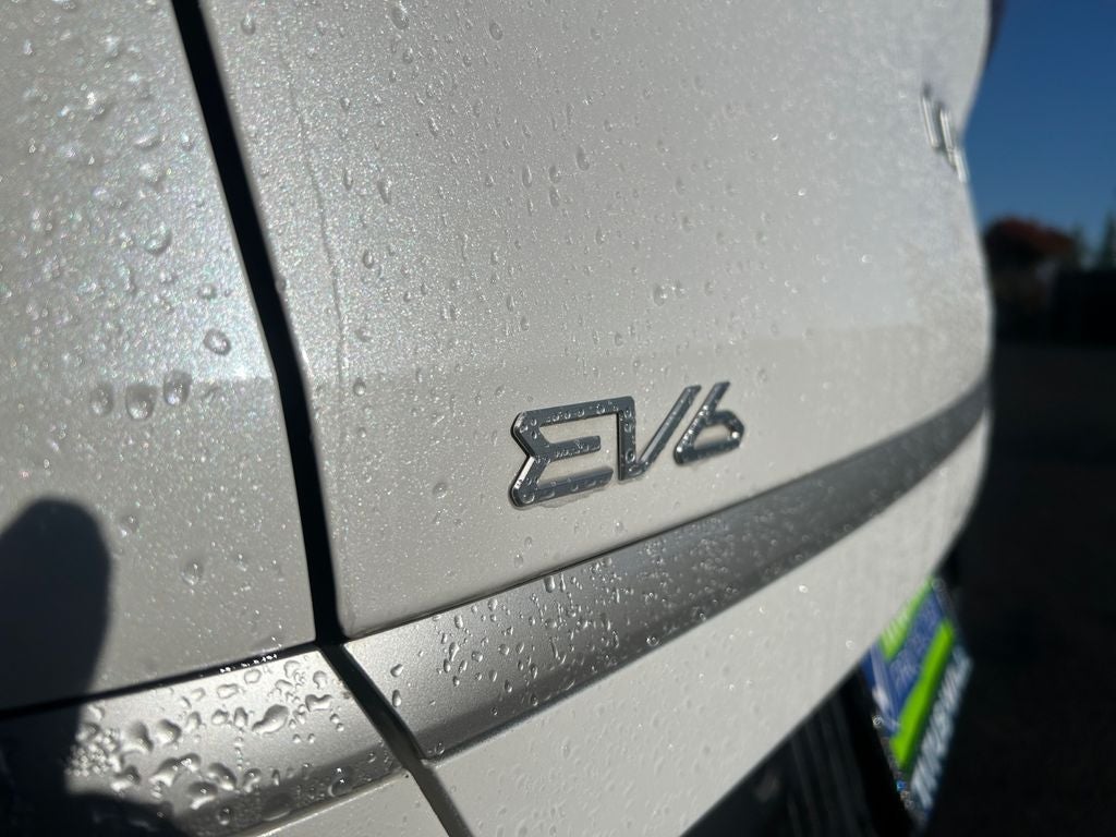 2024 Kia EV6 Light