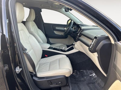 2023 Volvo XC40 B5 Plus Bright Theme