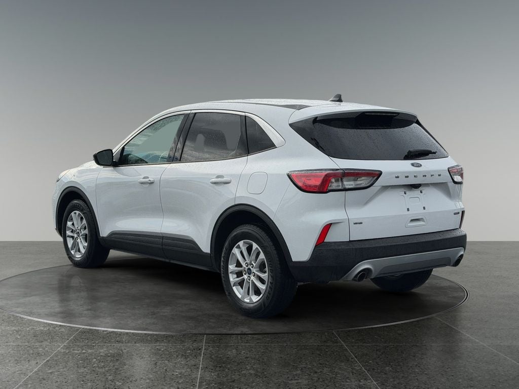 2022 Ford Escape Hybrid SE