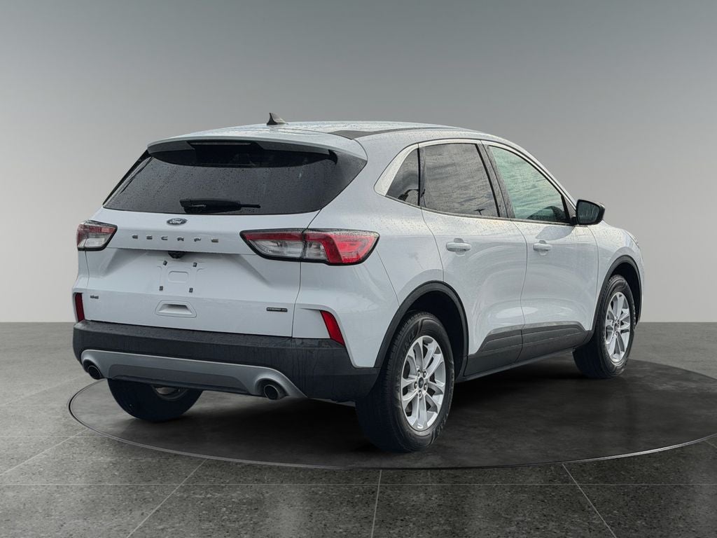 2022 Ford Escape Hybrid SE