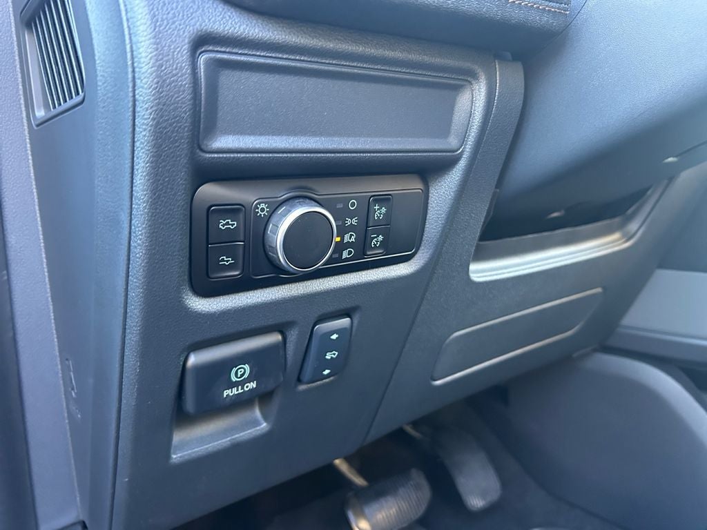 2025 Ford F-150 Lightning Lariat Lifted