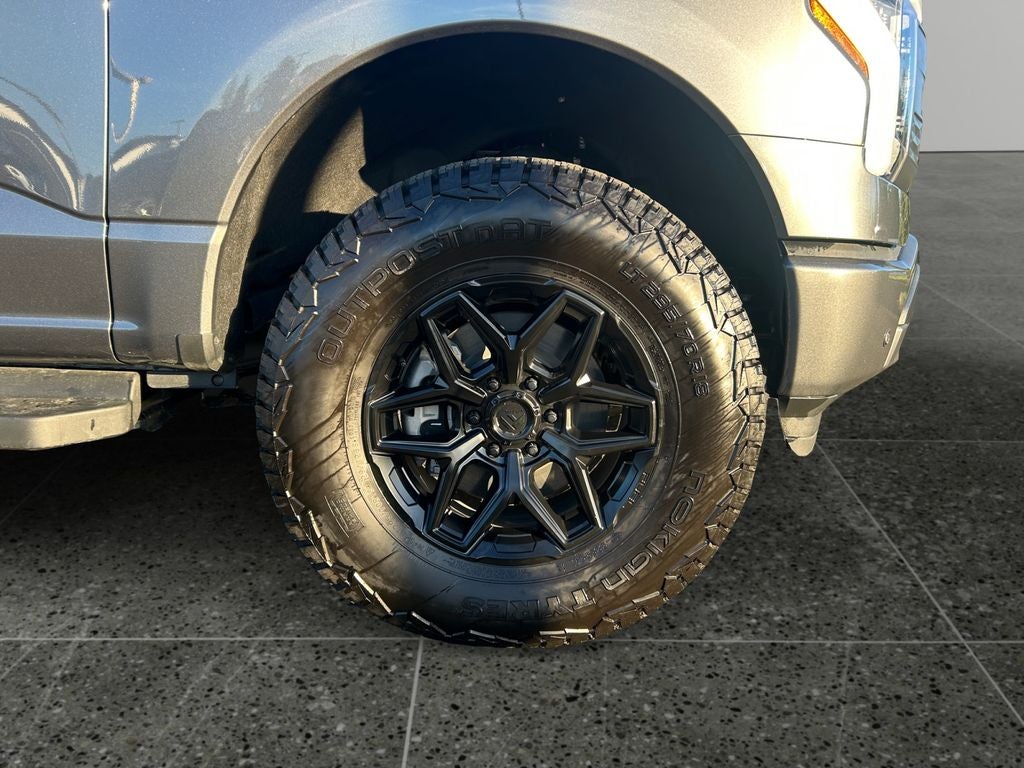 2025 Ford F-150 Lightning Lariat Lifted