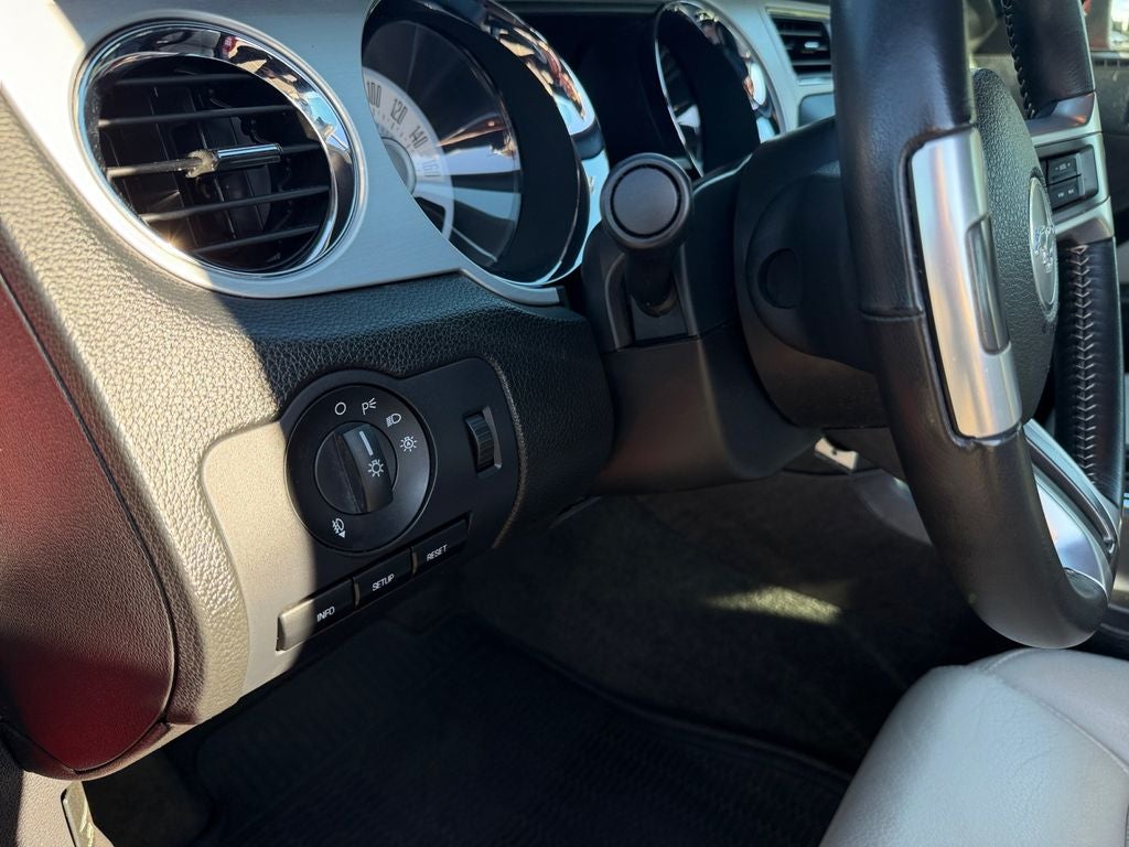 2012 Ford Mustang V6 Premium