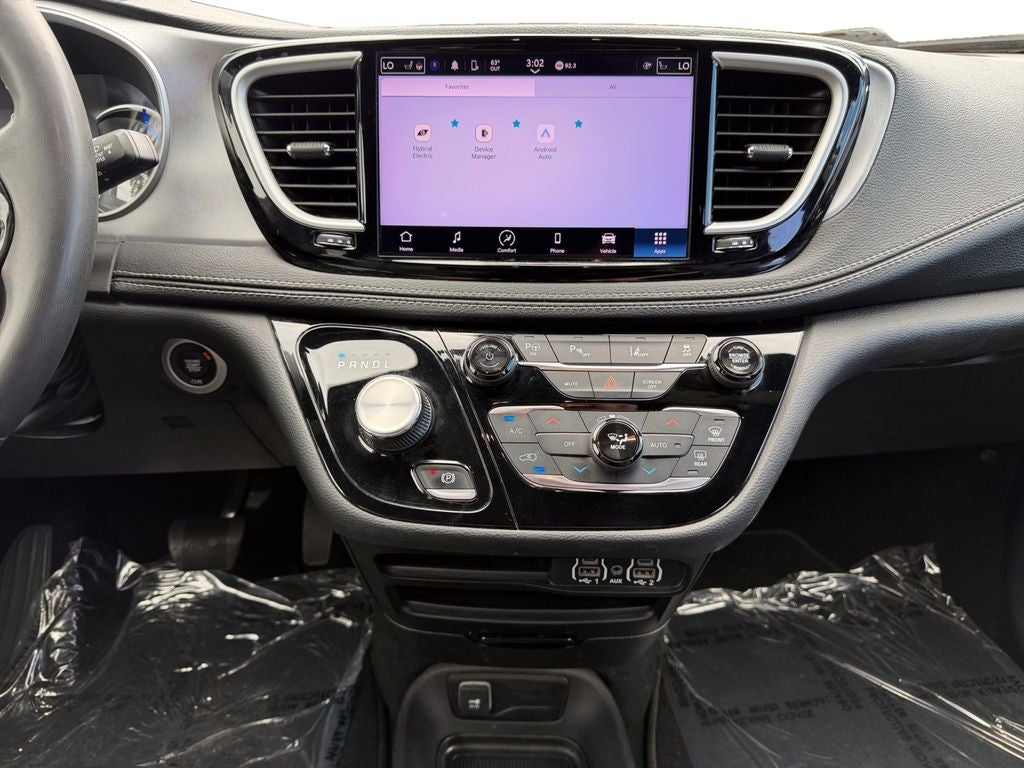 2023 Chrysler Pacifica Hybrid Touring L