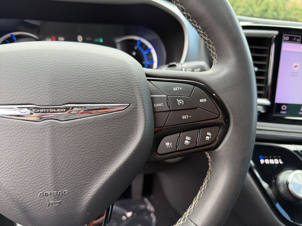 2023 Chrysler Pacifica Hybrid Touring L