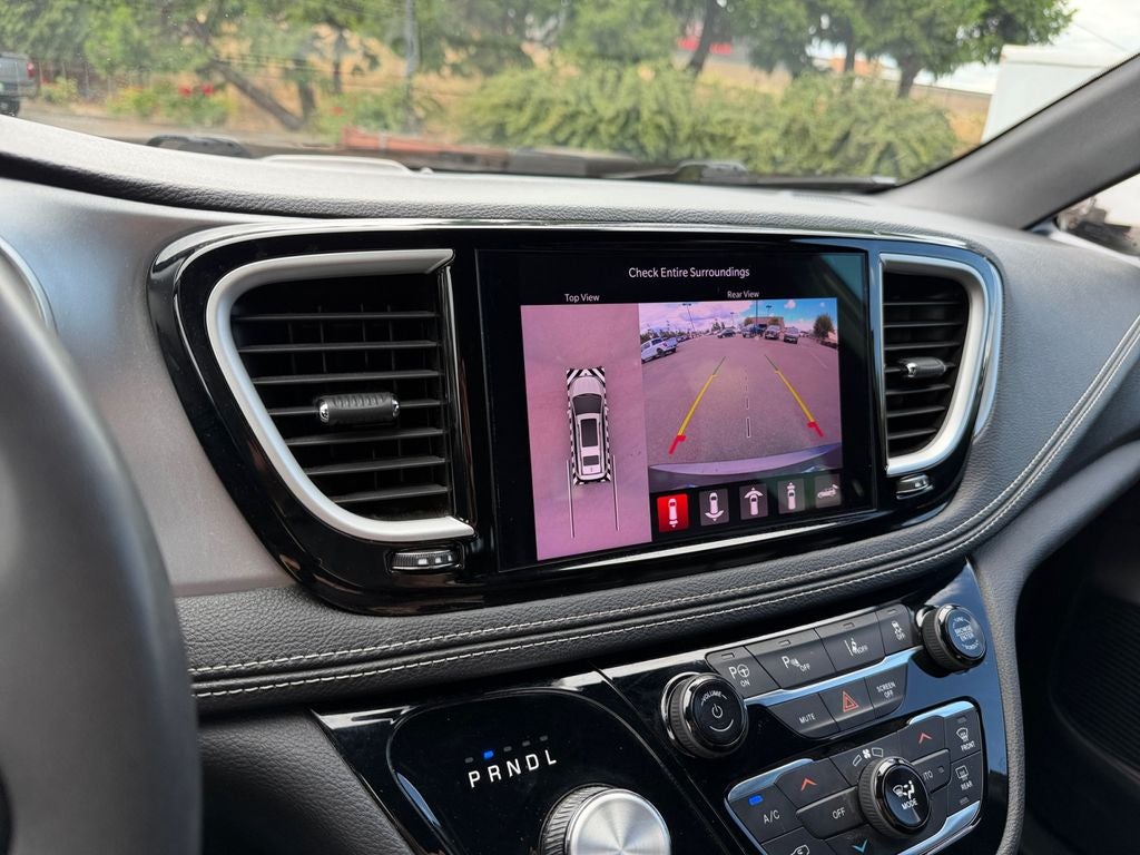 2023 Chrysler Pacifica Hybrid Touring L