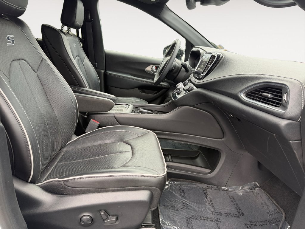 2023 Chrysler Pacifica Hybrid Limited