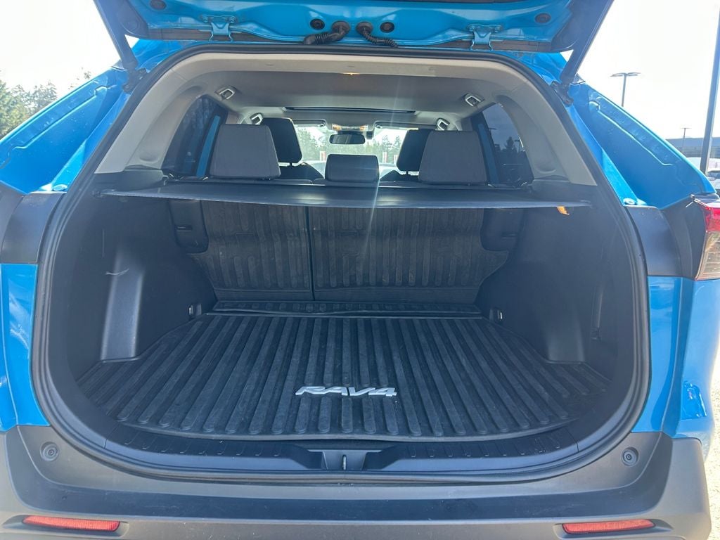 2020 Toyota RAV4 Hybrid XLE