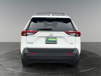 2022 Toyota RAV4 XLE