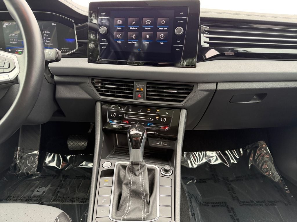 2025 Volkswagen Jetta 1.5T SE