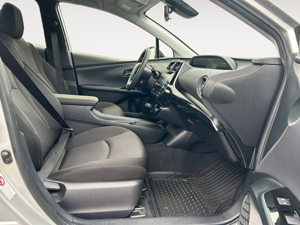 2021 Toyota Prius LE