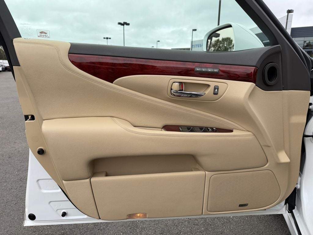 2007 Lexus LS 460