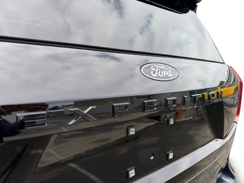 2025 Ford Expedition Max Platinum Stealth
