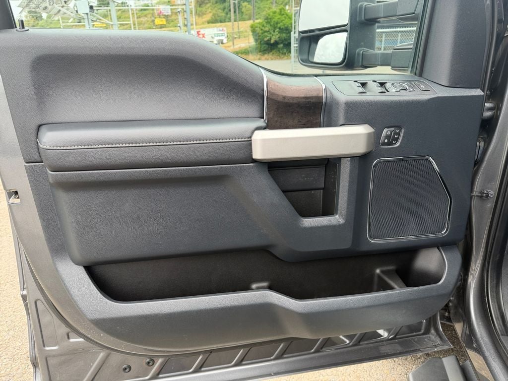 2022 Ford F-450SD Lariat DRW