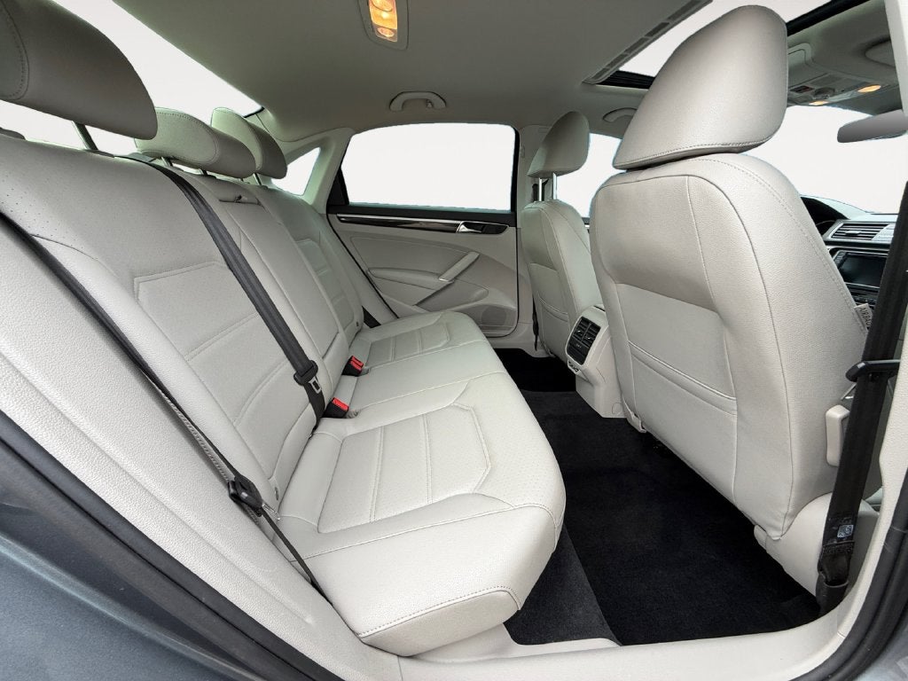 2019 Volkswagen Passat 2.0T SE R-Line