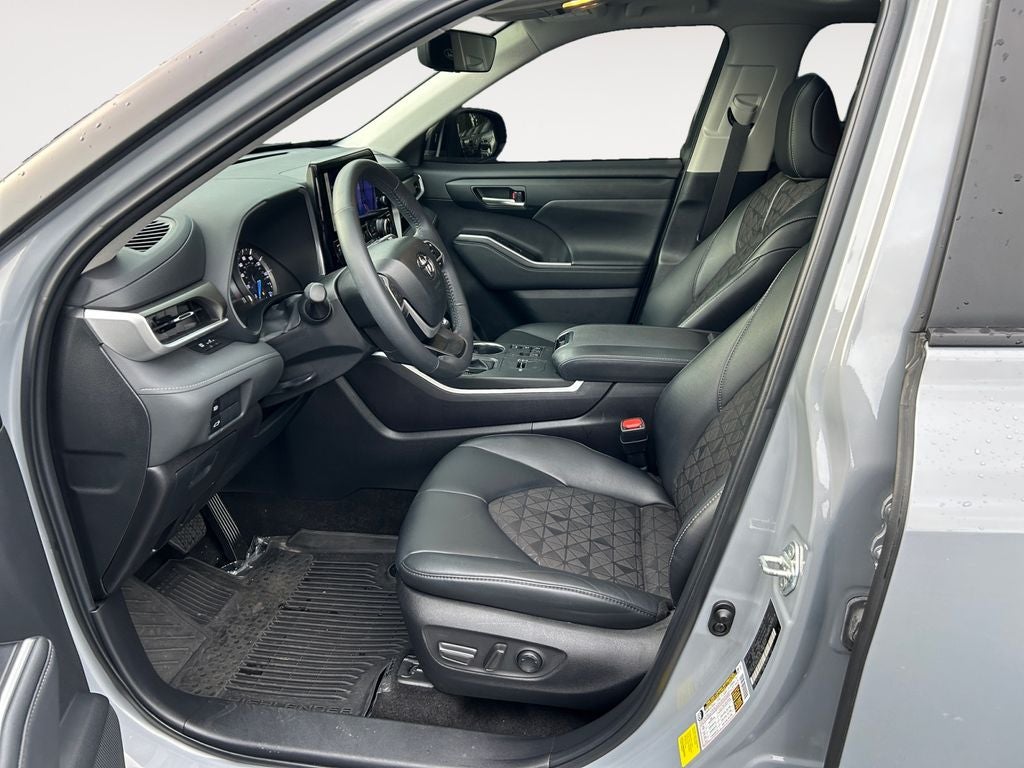 2024 Toyota Highlander Hybrid XLE