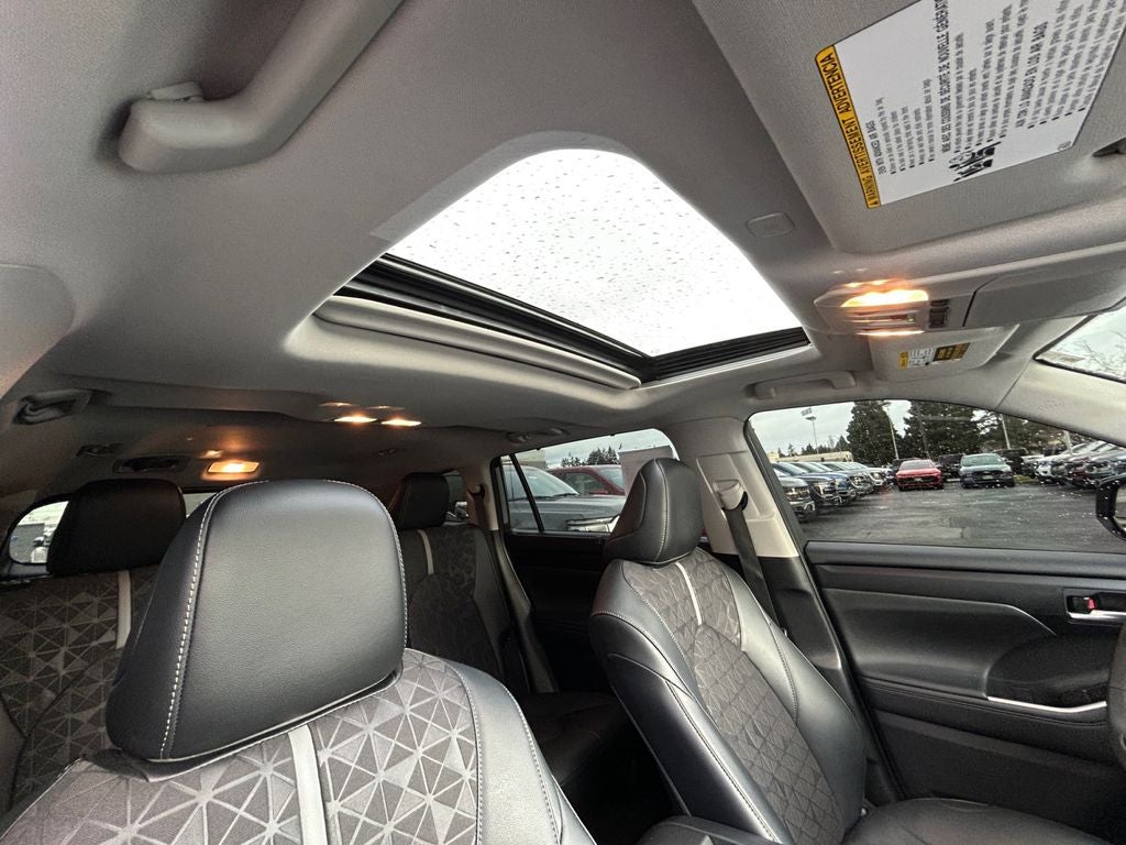 2024 Toyota Highlander Hybrid XLE