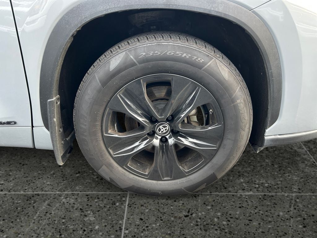 2024 Toyota Highlander Hybrid XLE