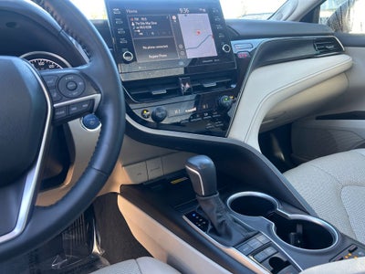 2022 Toyota Camry Hybrid XLE