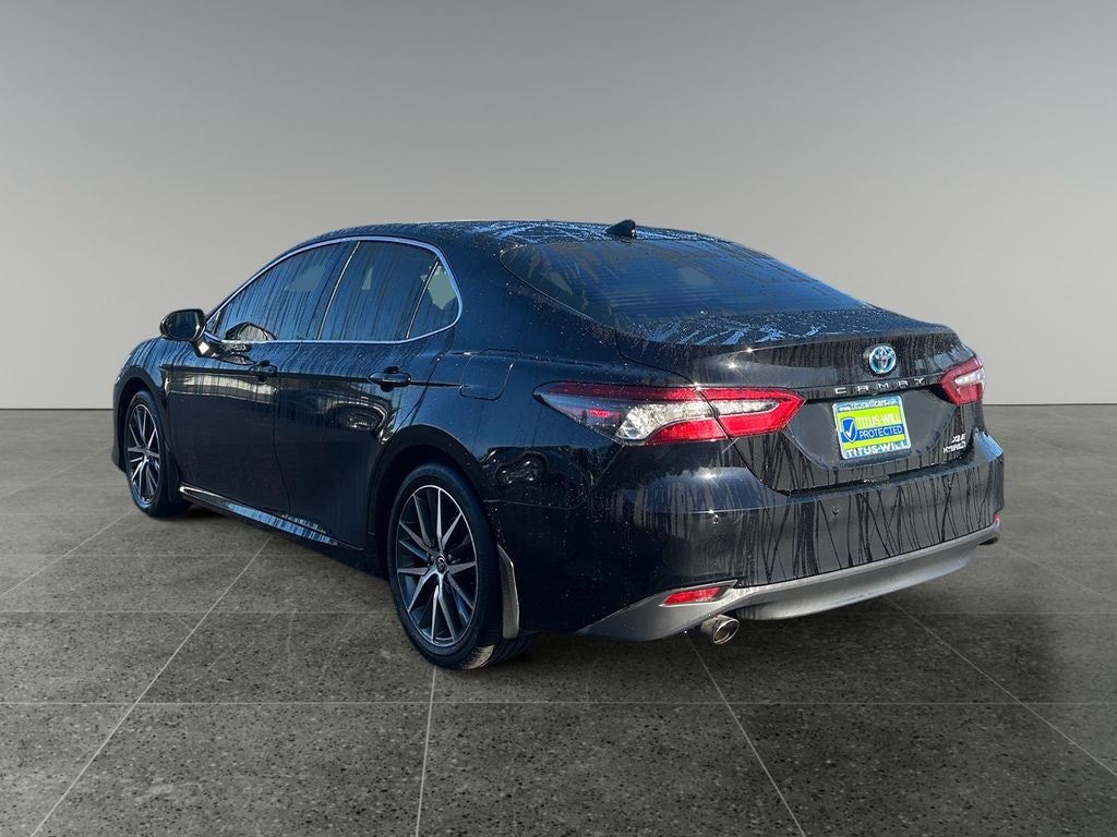 2022 Toyota Camry Hybrid XLE