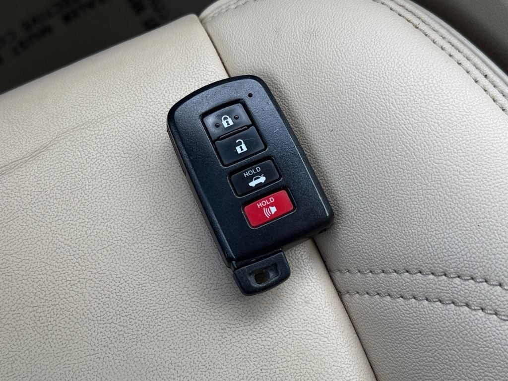 2016 Toyota Camry Hybrid XLE