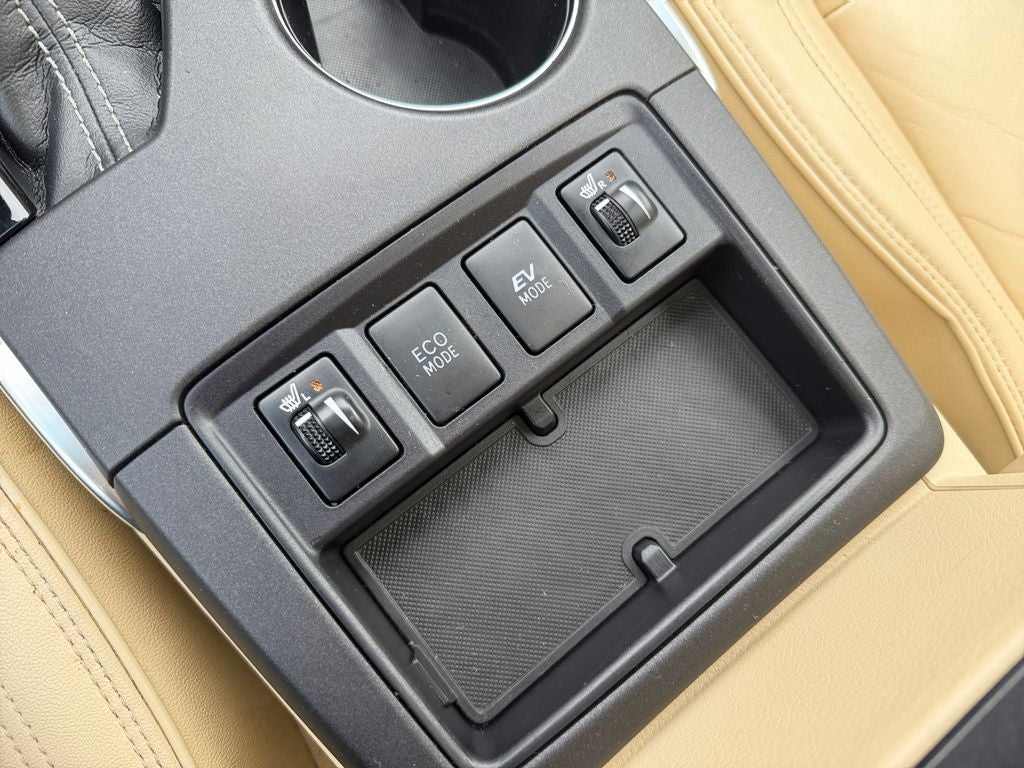 2016 Toyota Camry Hybrid XLE
