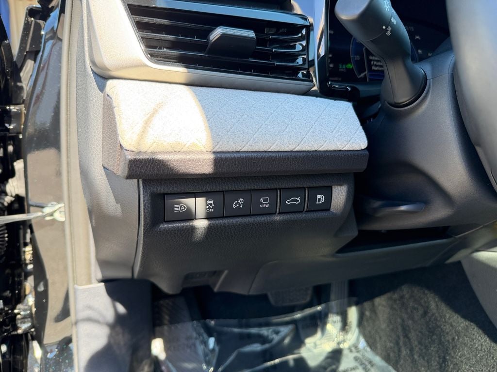 2025 Toyota Camry XLE Hybrid AWD