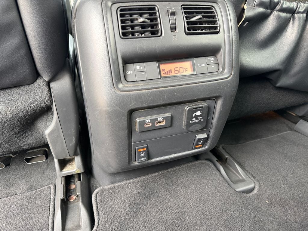 2019 Nissan Pathfinder SL