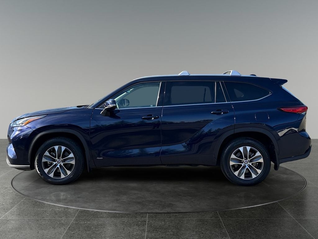 2022 Toyota Highlander Hybrid XLE