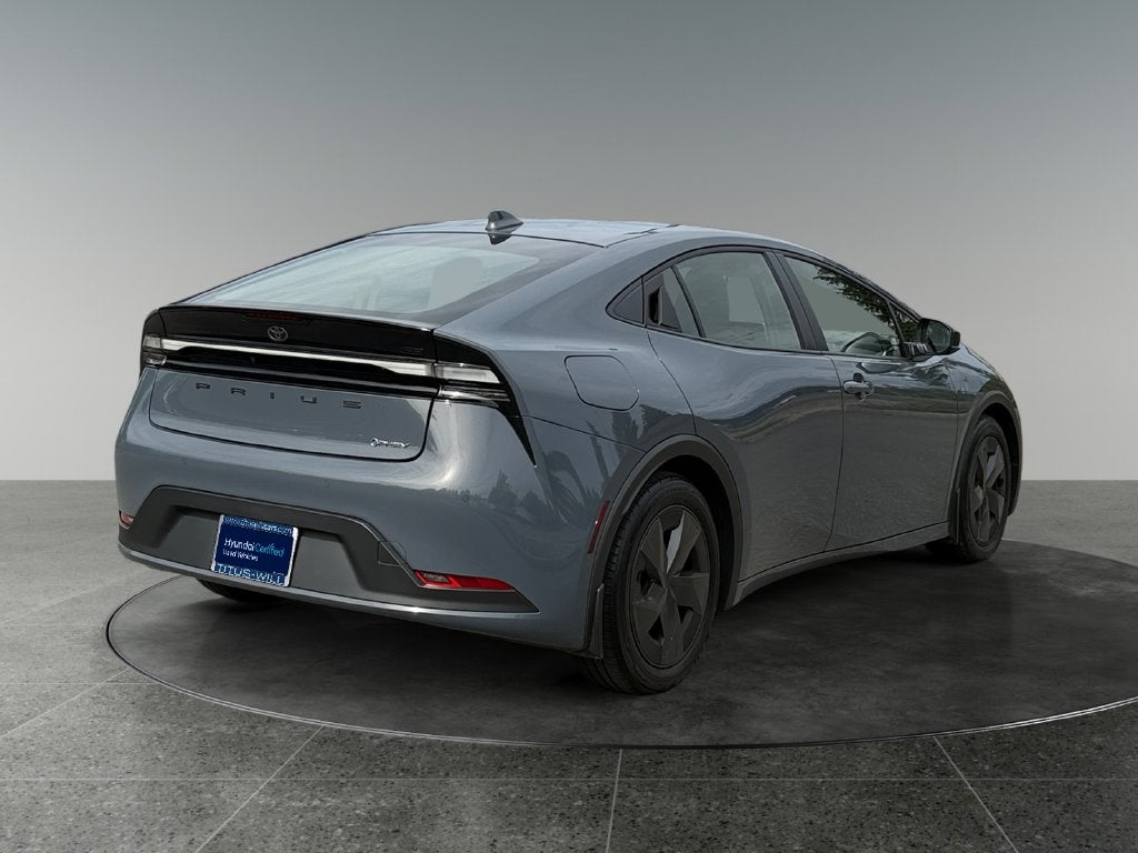 2025 Toyota Prius Plug-In Hybrid SE