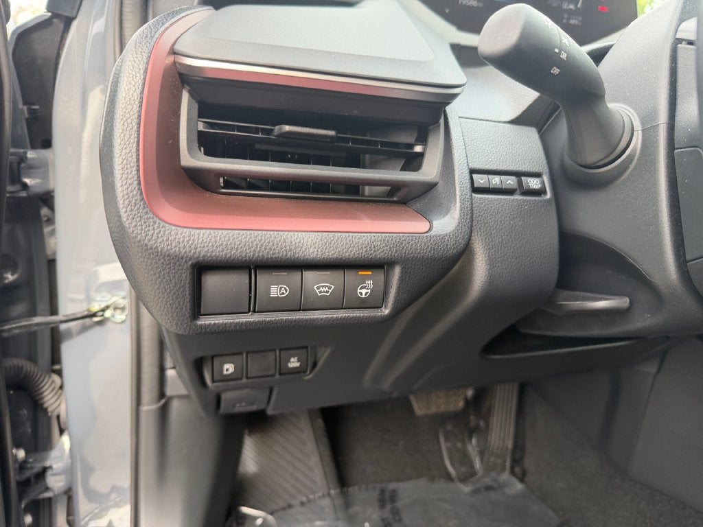 2025 Toyota Prius Plug-In Hybrid SE