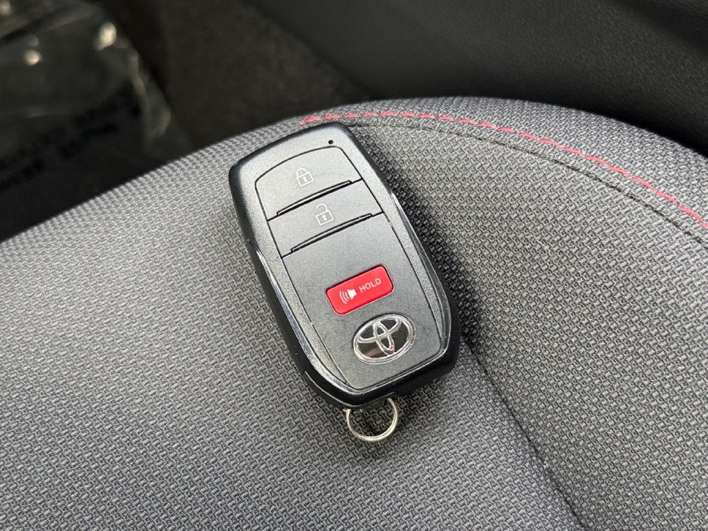 2025 Toyota Prius Plug-In Hybrid SE