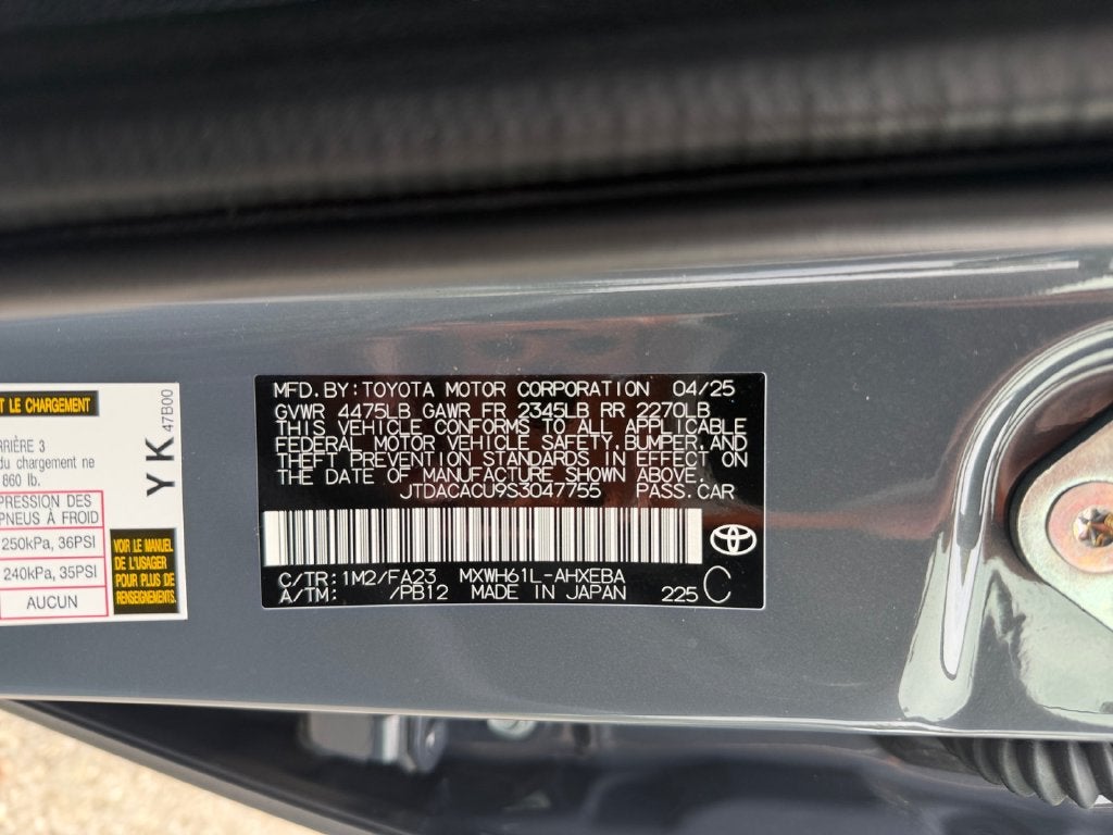 2025 Toyota Prius Plug-In Hybrid SE